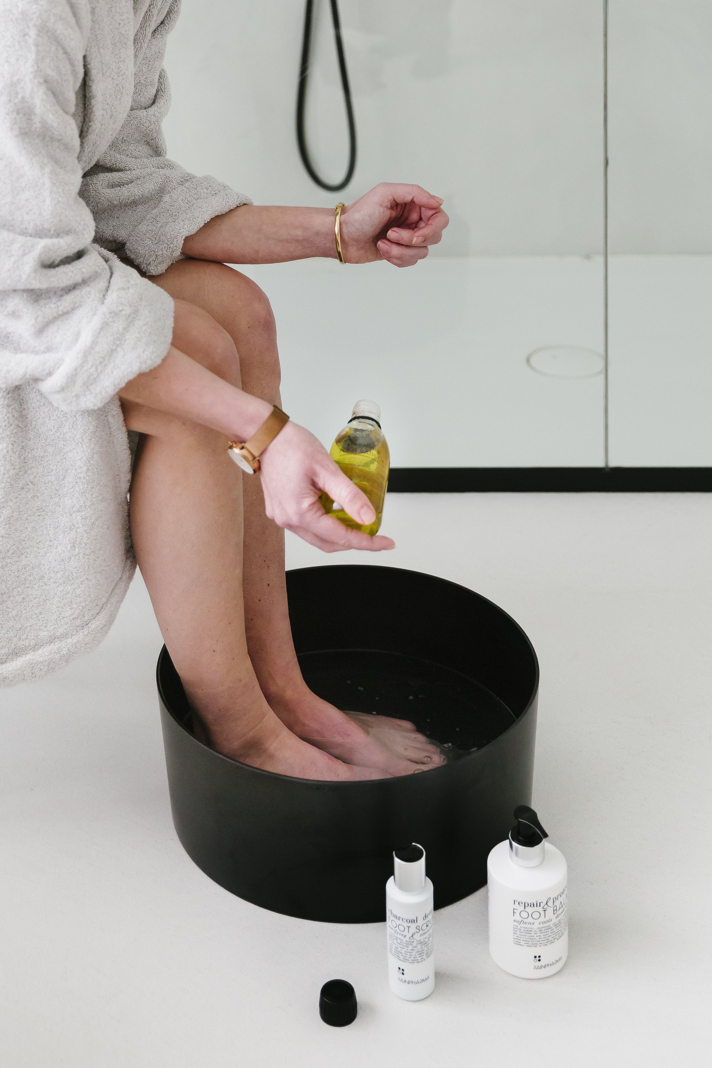 Never Ending Circle Spring Shopping Days RainPharma